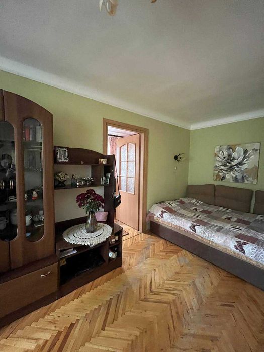 продаж 2-к квартири  вул. Коновальця