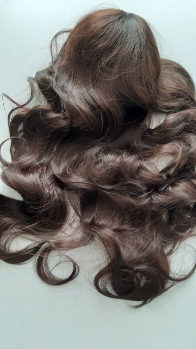 Парик каштановый волнистые волосы перука