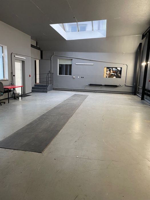 magazyn , gabinety , warsztat z biurem