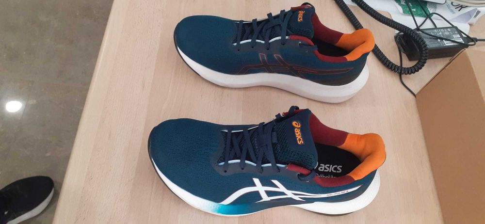 Sapatilhas de Corrida - Asics Gel Pulse 14
