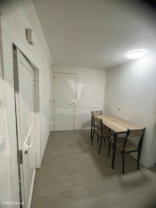 OPORTUNIDADE DE INVESTIMENTO | SETÚBAL  Prédio com 4 apartamentos r...
