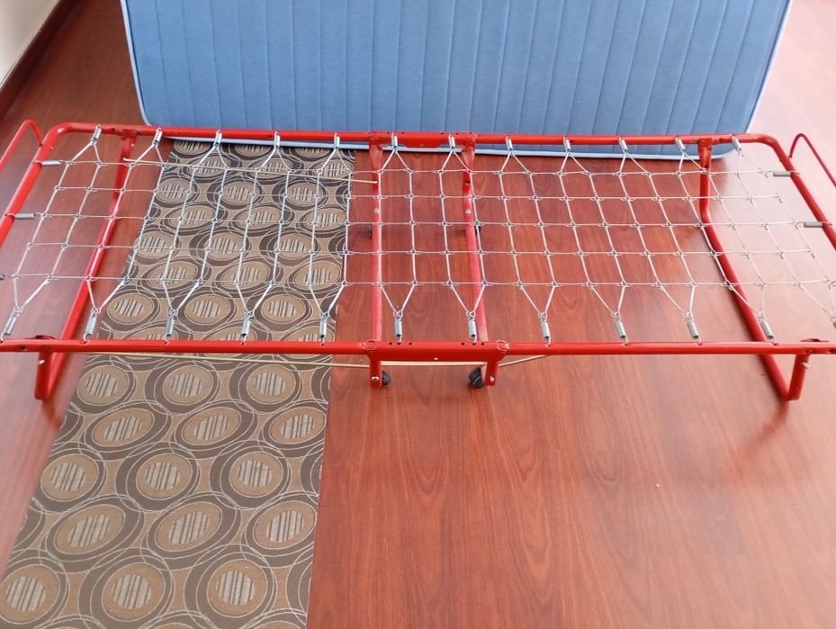 Cama dobrável com colchão incluso