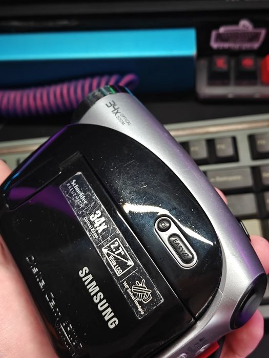 Камкодер Samsung VP-DX105