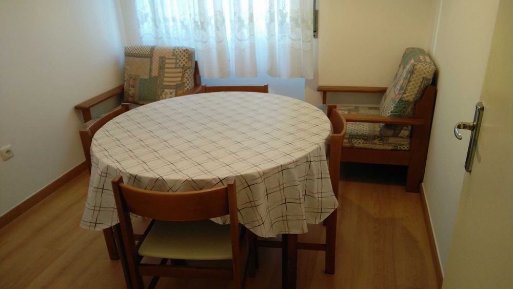 Amora, Quarto em casa Tranquila