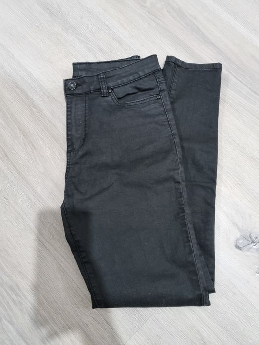 Czarne spodnie skinny