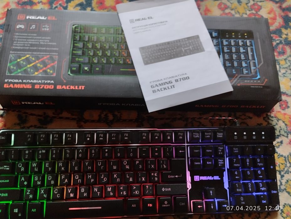 Продам игрова клавиатура.