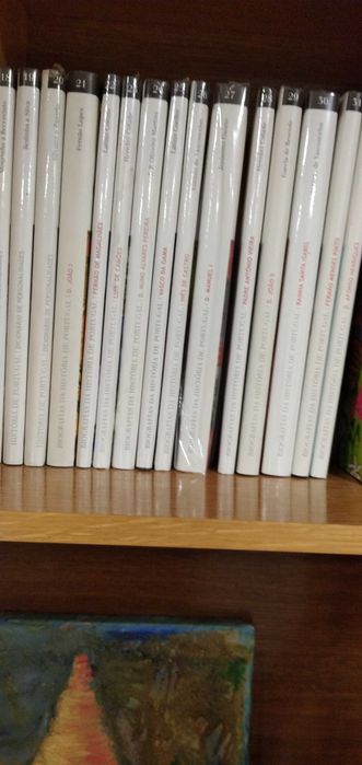 Coleção de 32 livros sobre a História de Portugal