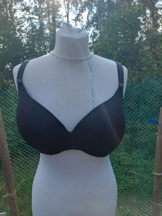 Biustonosz czarny damski rozmiar 90 C firma Linaise