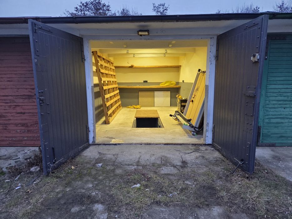 Wynajem garażu z kanałem, Sosnowiec Niwecka