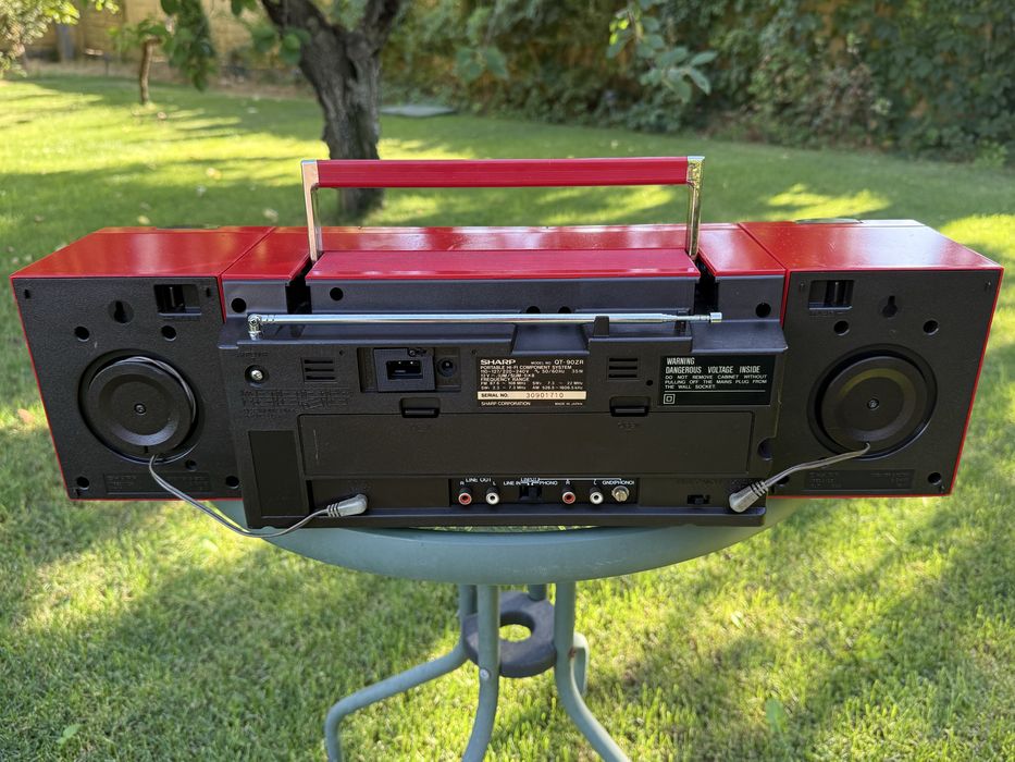 Продам магнитоллу Sharp QT-90ZR