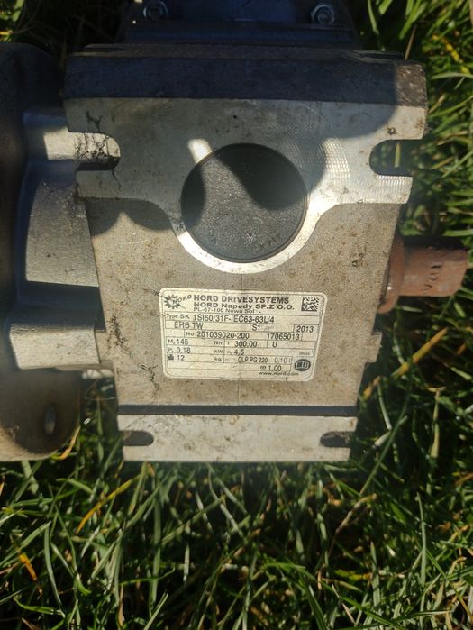 Sprzedam silnik z przekładnią i ślimakiem do pieca na ekogroszek
