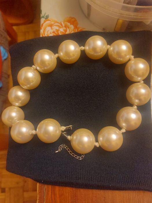 Naszyjnik z pereł średnica perły 2.5 cm dl. 50 cm