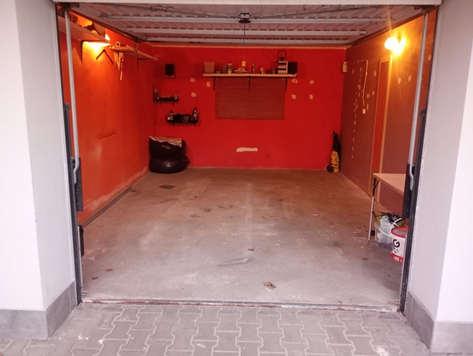 Garaż ul. Obywatelska 20.80m²+miejsce postojowe przed garażem