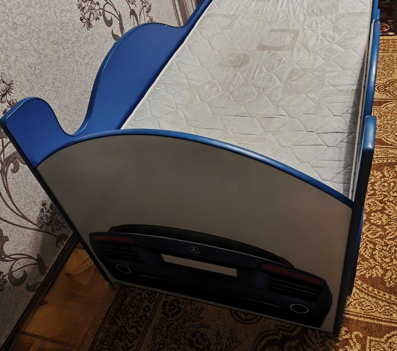 Продам дитяче ліжко автомобіль