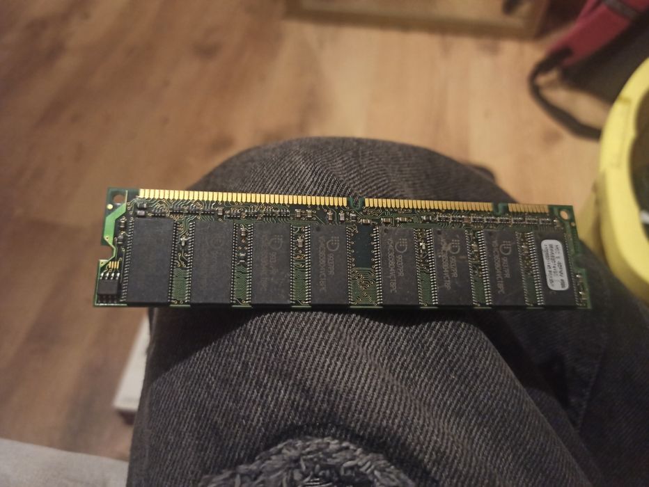 Pamięć RAM SDRAM 64MB PC100 DIMM 168-pin