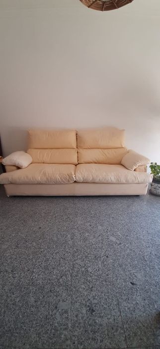 Sofá de penas em óptimo estado.