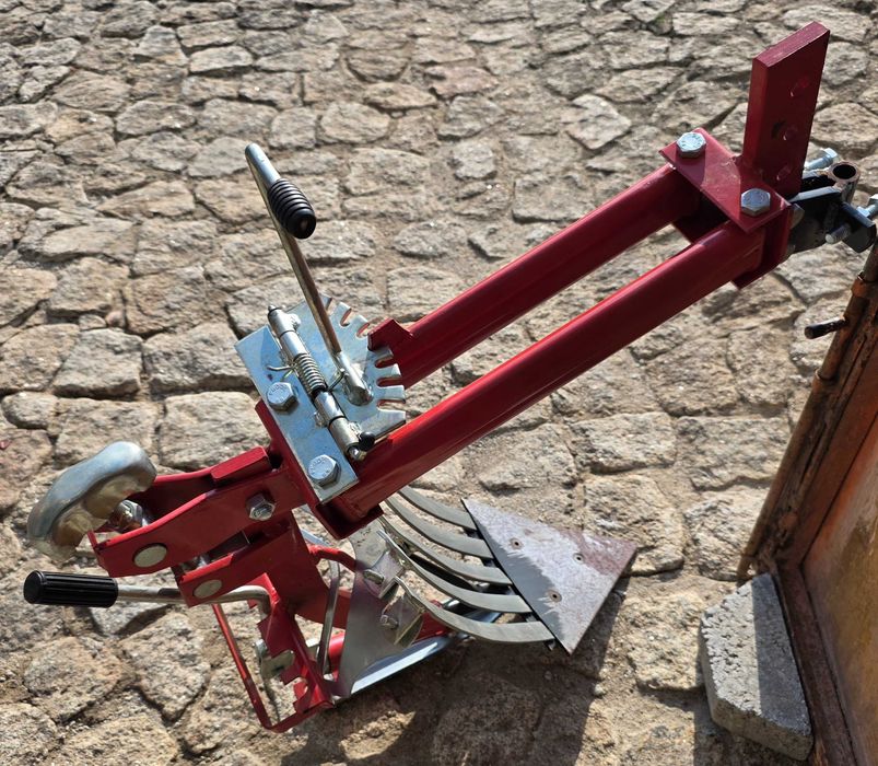 Charrua regulável e revirável robusta