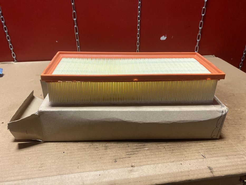 Audi A4 S4 A5 S5 Q5 filtr powietrza B241