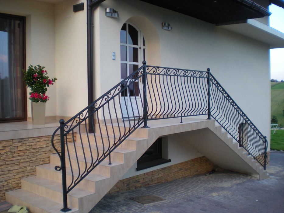 Balustrady kute - zewnętrzne i wewnętrzne