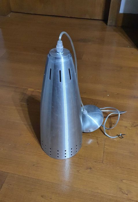 Candeeiro de teto com pouco uso