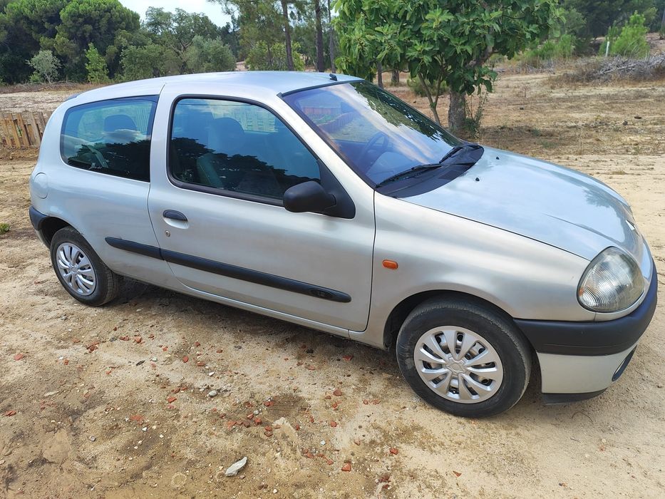 Renault Clio  1.2  ( 174 mil km )