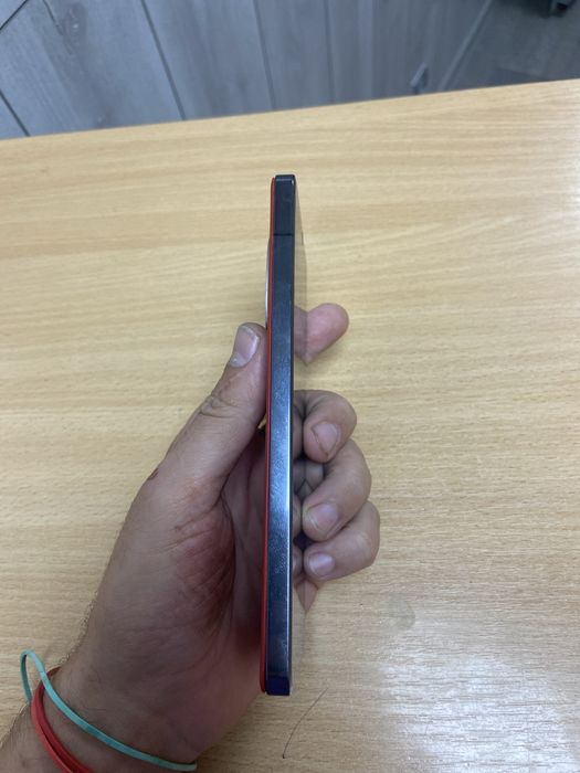 Продам vivo iqoo 12 на запчасти не вкл