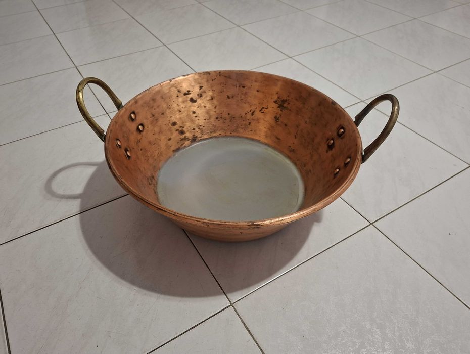 Imponente Alguidar em cobre antigo com asas em Latão - 48,5 cm - 4 Kg
