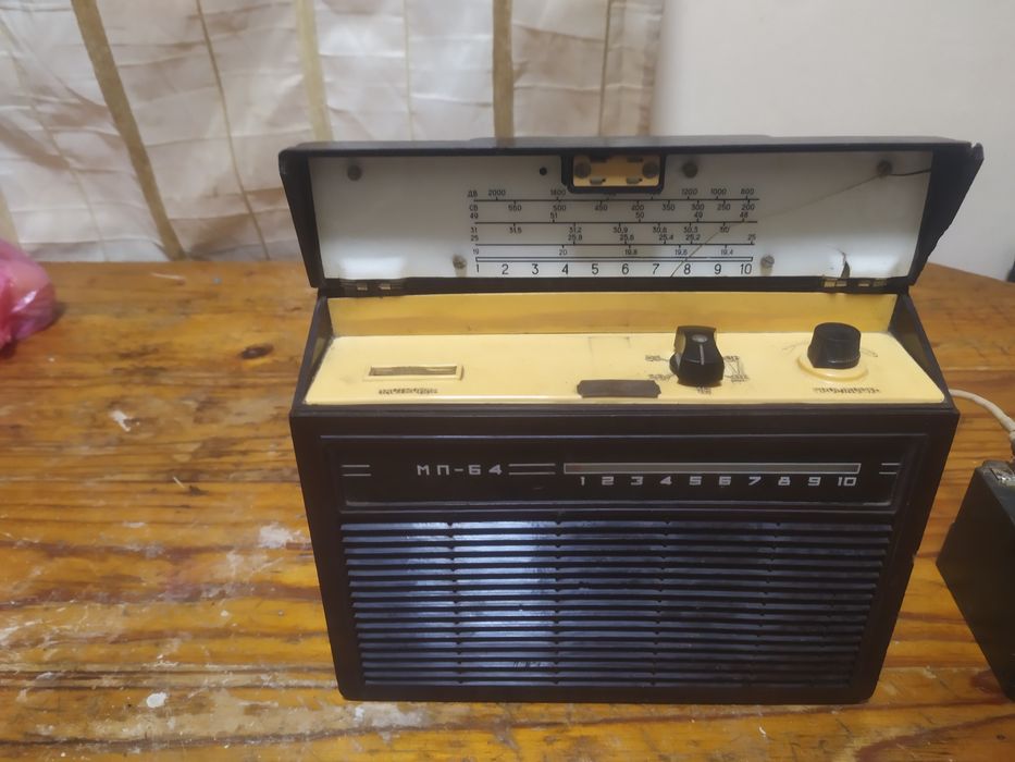 Транзисторний радіоприймач МП-64"Синичка"