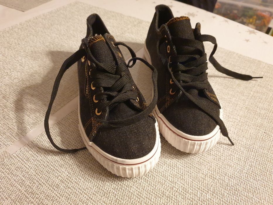 Buty, nowe trampki,  roz 40