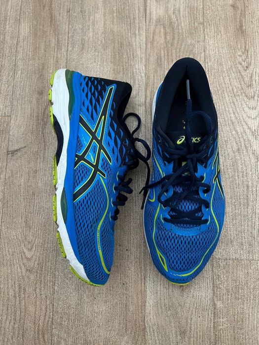 Чоловічі кросівки Asics Gel Cumulus.
