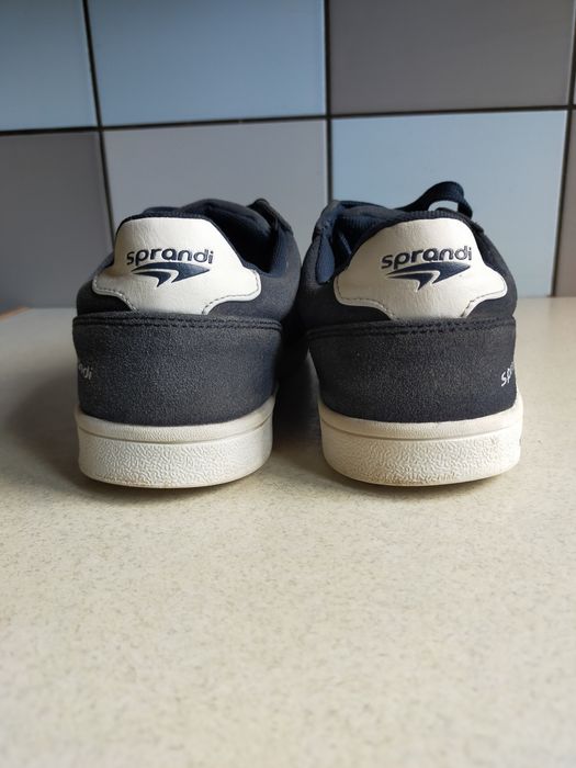 Buty sportowe Sprandi granatowe 39/25 cm