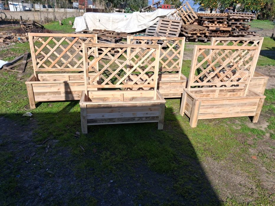 Floreiras com trelica