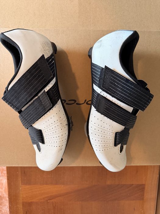 Sapatilhas Fizik Tempo R5 Powerstrap branco preto 43