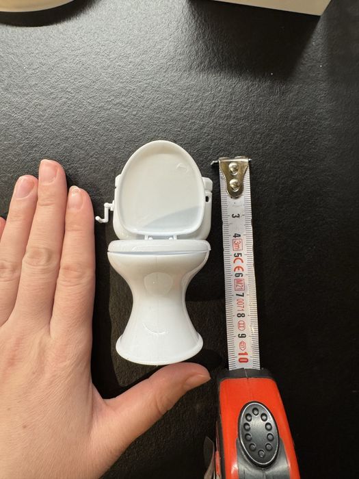 Унітаз іграшка для лялькового будиночка. Туалет