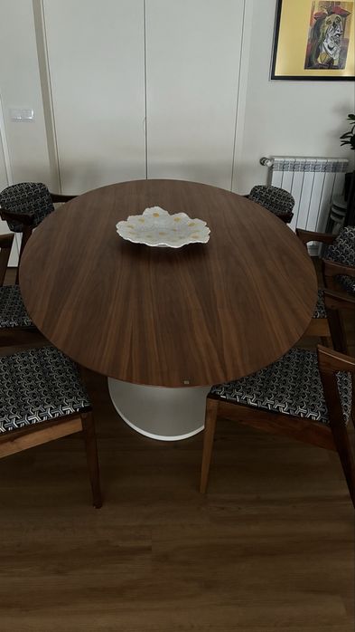 Mesa oval mais 6 cadeiras