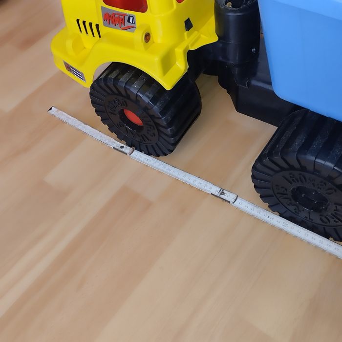 Duże auto  ciężarówka ok100cm