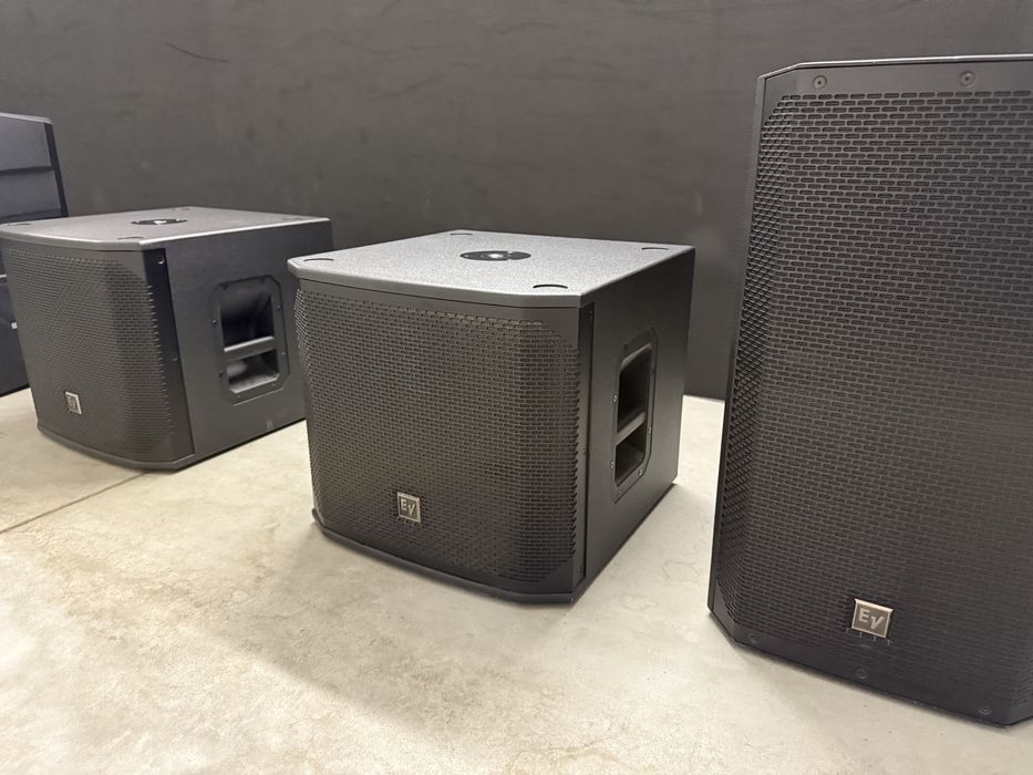 Zestaw naglosnienia marki Electro Voice ELX 200