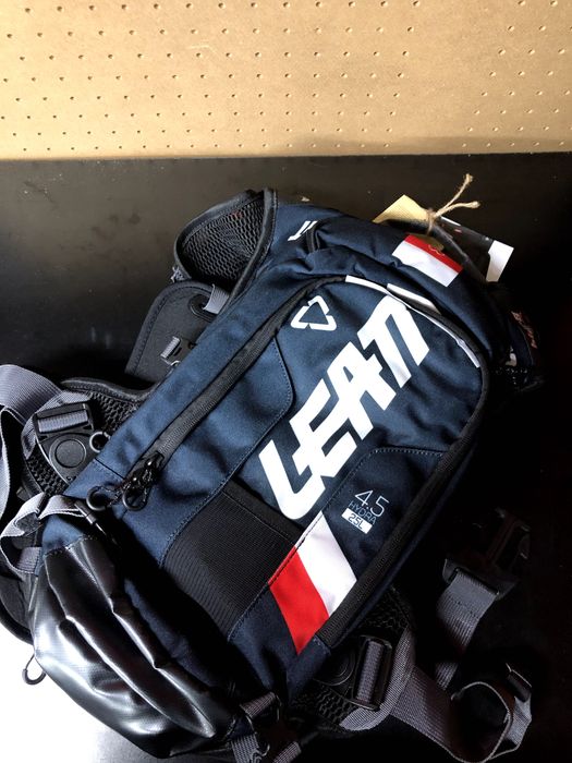 Buzer enduro cross LEATT Chest protector Moto 4.5 Hydra 25L 160-180cm