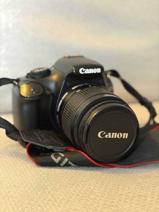 Продам дзеркальний фотоапарат Canon EOS 1100D