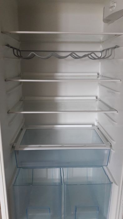 Запасні частини до холодильника Electrolux ERB40233W