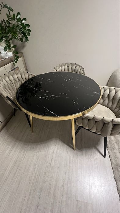 Stół marmurkowy złoty