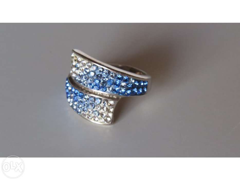 Anel de prata com cristais SWAROVSKY