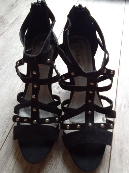 Sandały na obcasie r. 39