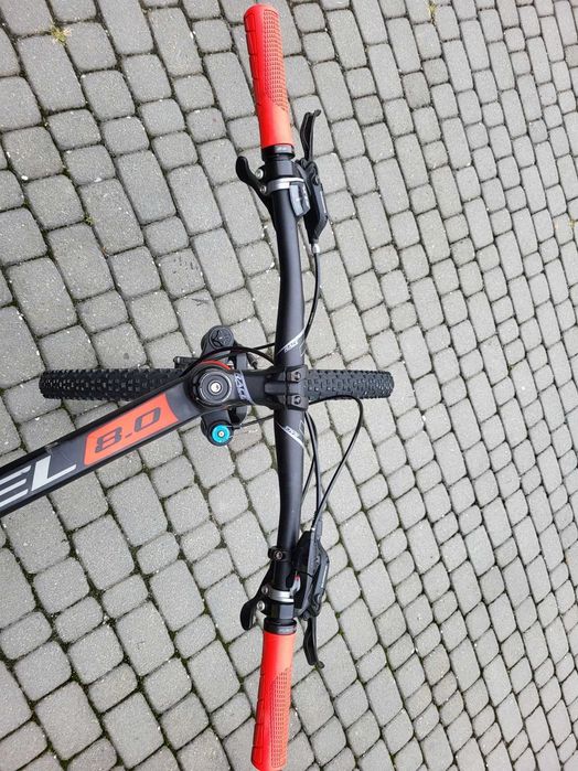 Rower KROSS Level 8.0 z 2018, rama L, koła 29 cali, SLX 2x11