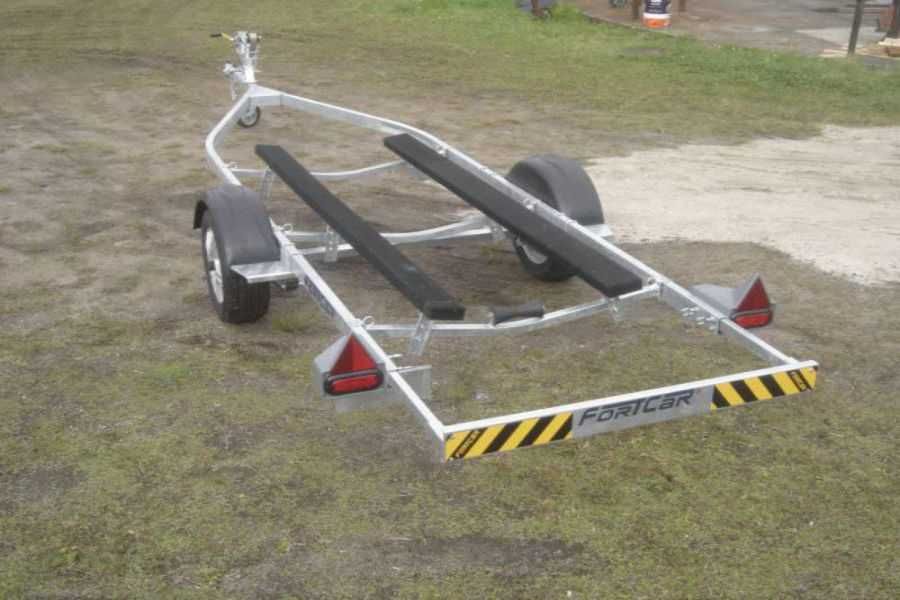 Guincho eléctrico. Poder de tração 900 kg. Voltagem 12 ou 24 v