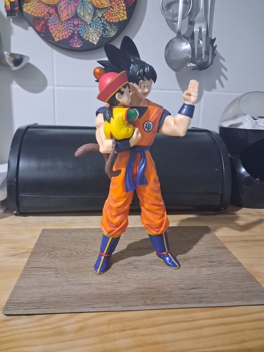 Figura Dragon Ball Goku com Gohan – 27 cm