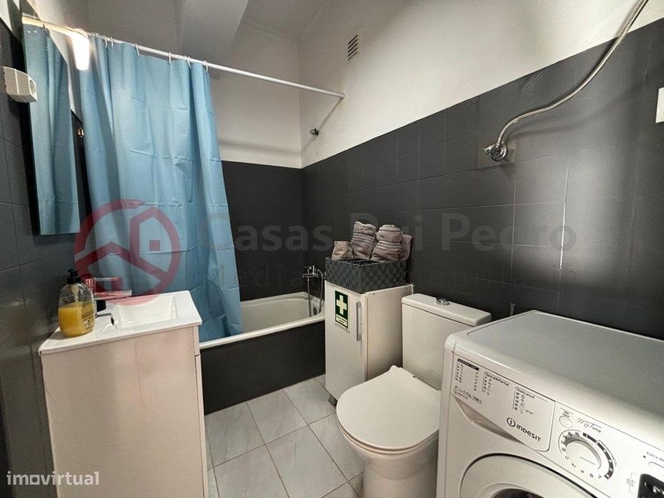 Apartamento T1 com parqueamento e elevador no centro da Costa da Ca...
