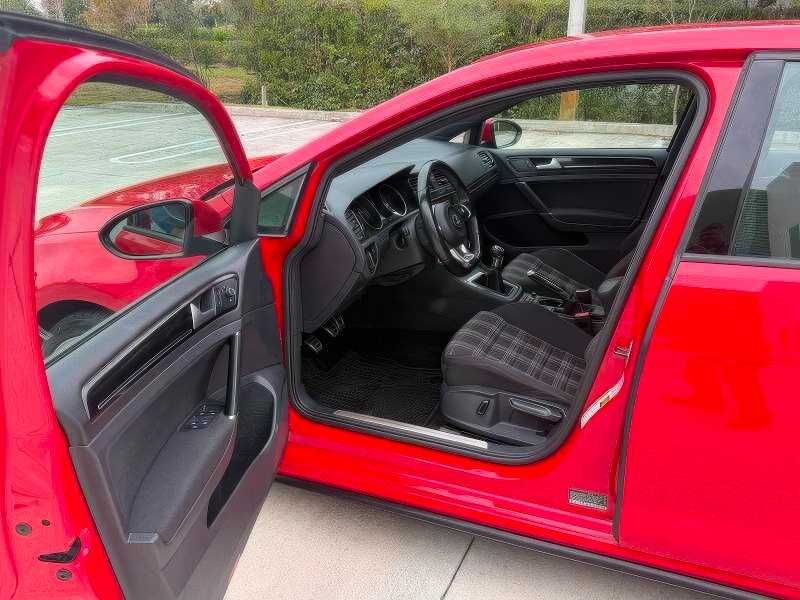 2016 Volkswagen Golf GTI Autobahn