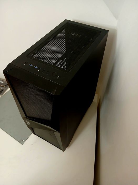 Obudowa MSI MAG FORGE 100R