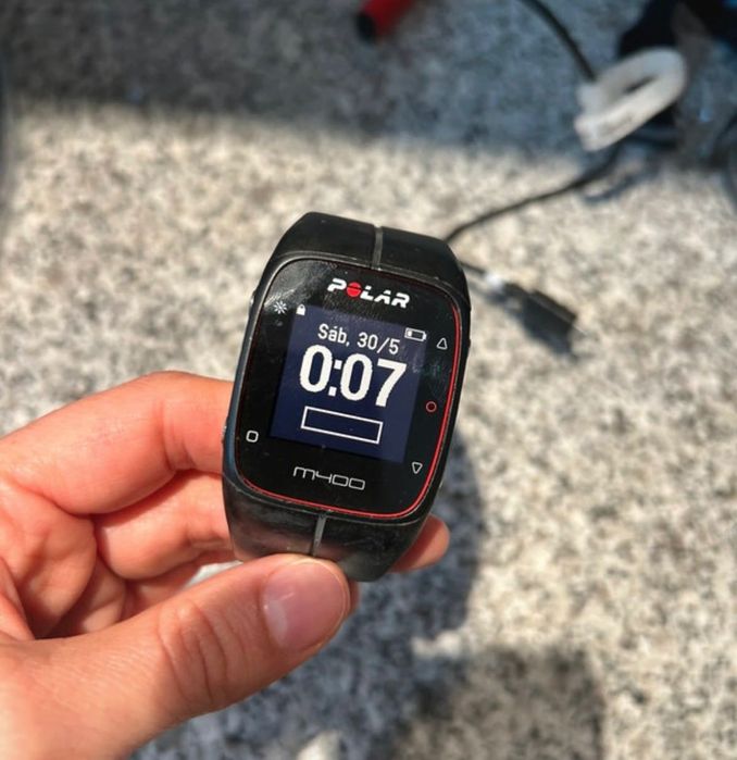 Relógio Polar M400 + Heart Rate Sensor H7